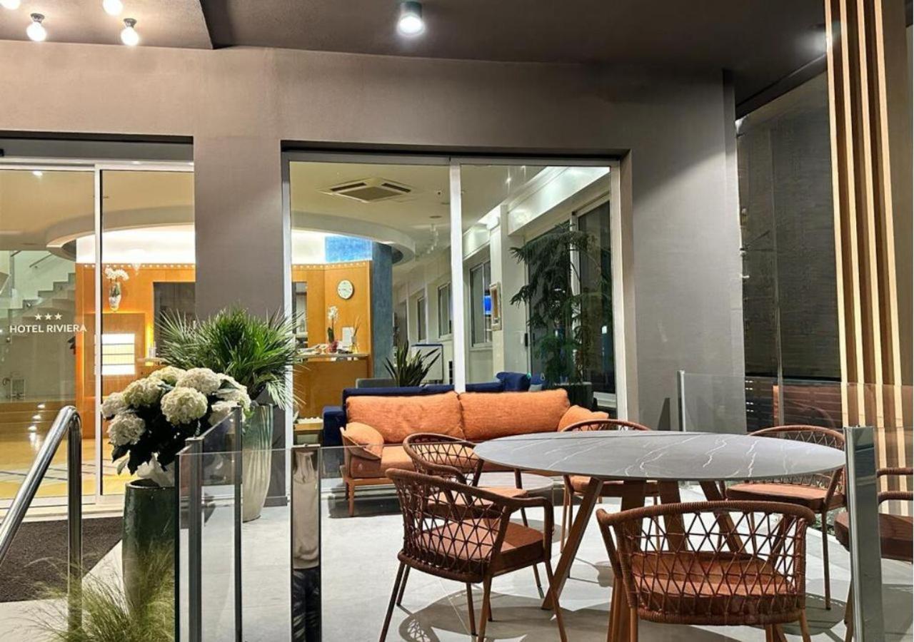 Hotel Riviera B&B Misano Adriatico Bagian luar foto