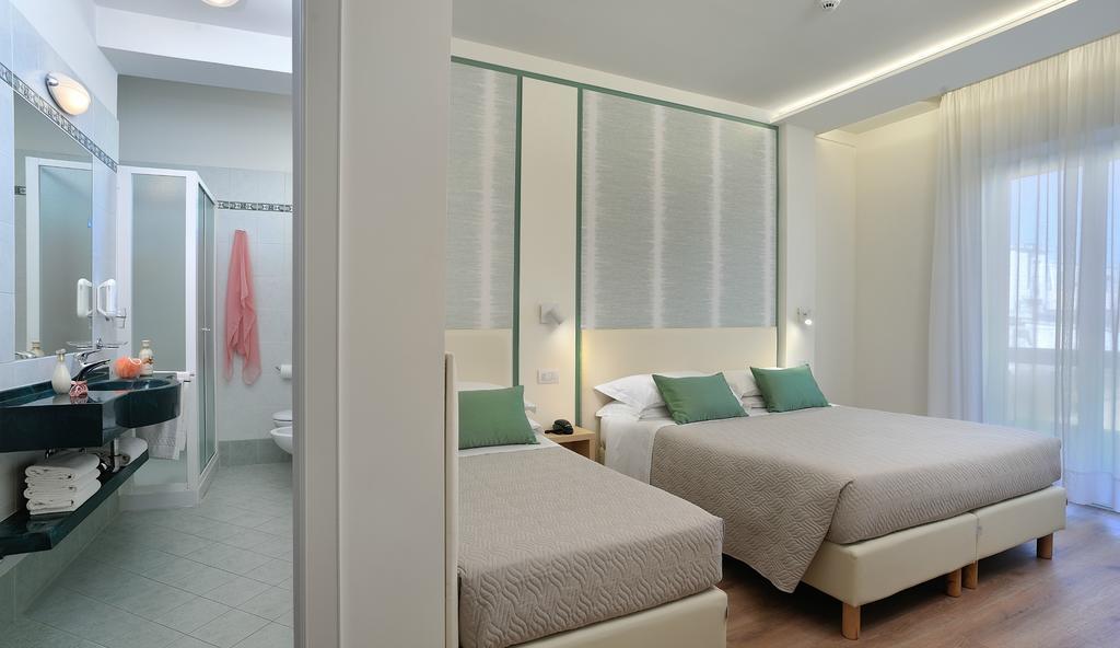 Hotel Riviera B&B Misano Adriatico Bagian luar foto